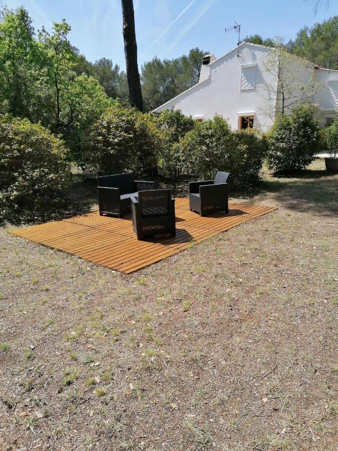 Le Clos Zinou Lambesc Exterior foto