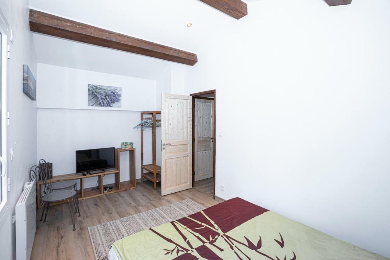 Le Clos Zinou Lambesc Exterior foto